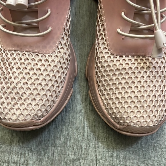 Steve Madden Milo blush pink sneakers - Picture 11 of 12